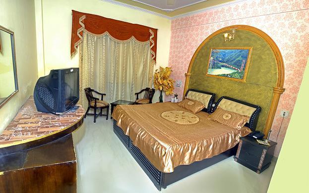 Rishabh Grand Castle Resort Rishīkesh Rom bilde